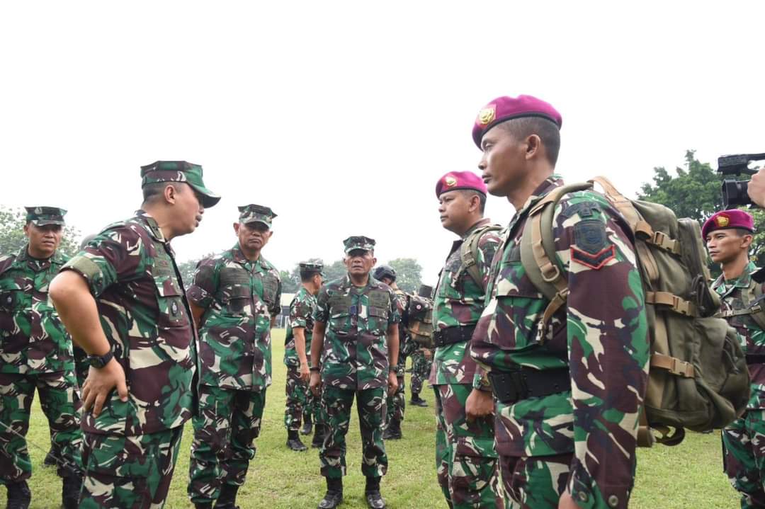 KALIAN ADALAH PRAJURIT-PRAJURIT PILIHAN KEBANGGAAN KORPS MARINIR, PESAN WAASOPS KASAL DALAM PEMERIKSAAN KESIAPAN OPERASI SATGAS PAMTAS RI-RNG DAN LATMA KERIS TALWAR