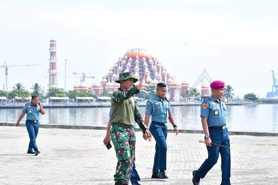 Danlantamal VI Makassar Kunjungi Prajurit Marinir Yang Tergabung Dalam Satgas MNEK Tahun 2023.