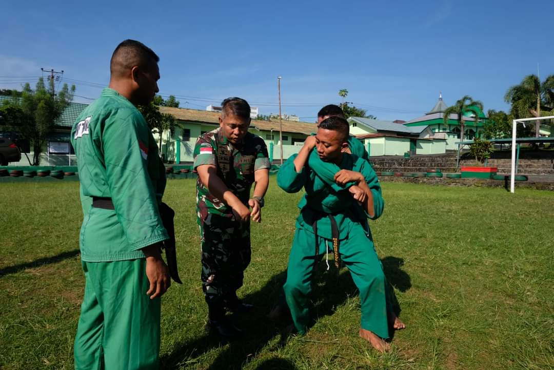 DANREM 152/BAABULLAH TINJAU LATIHAN BDM PRAJURIT 732/BANAU