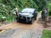 TNI Polri Untuk Masyarakat, Babinsa Dan Bhabinkamtibmas Bersihkan Jalan Akibat Longsor