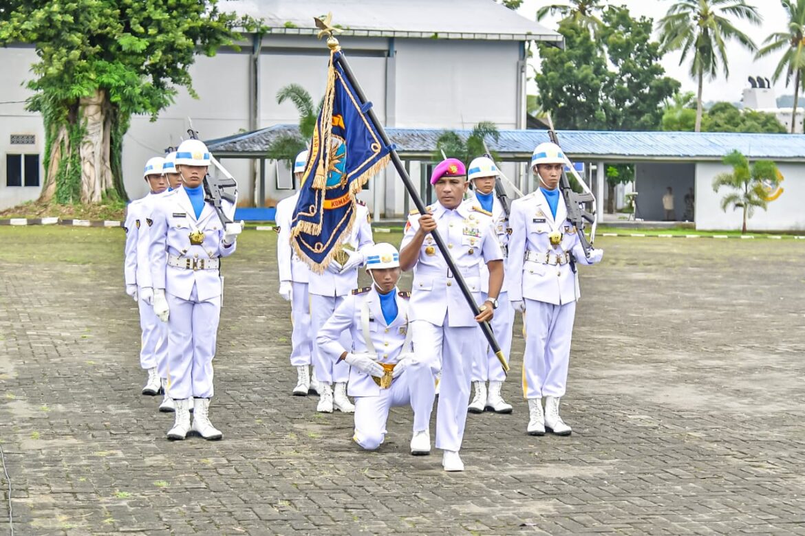 BRIGJEN TNI (MAR) SAID LATUCONSINA PIMPIN SERAH TERIMA 2 JABATAN STRATEGIS, KOMANDAN LANAL ARU DAN KADISANG LANTAMAL IX