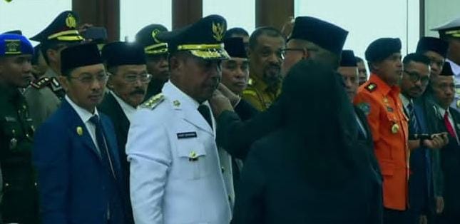 Penjabat Bupati Malteng DR. Rakib Sahubawa, S.PI, M.SI, Resmi dilantik Gubernur Maluku