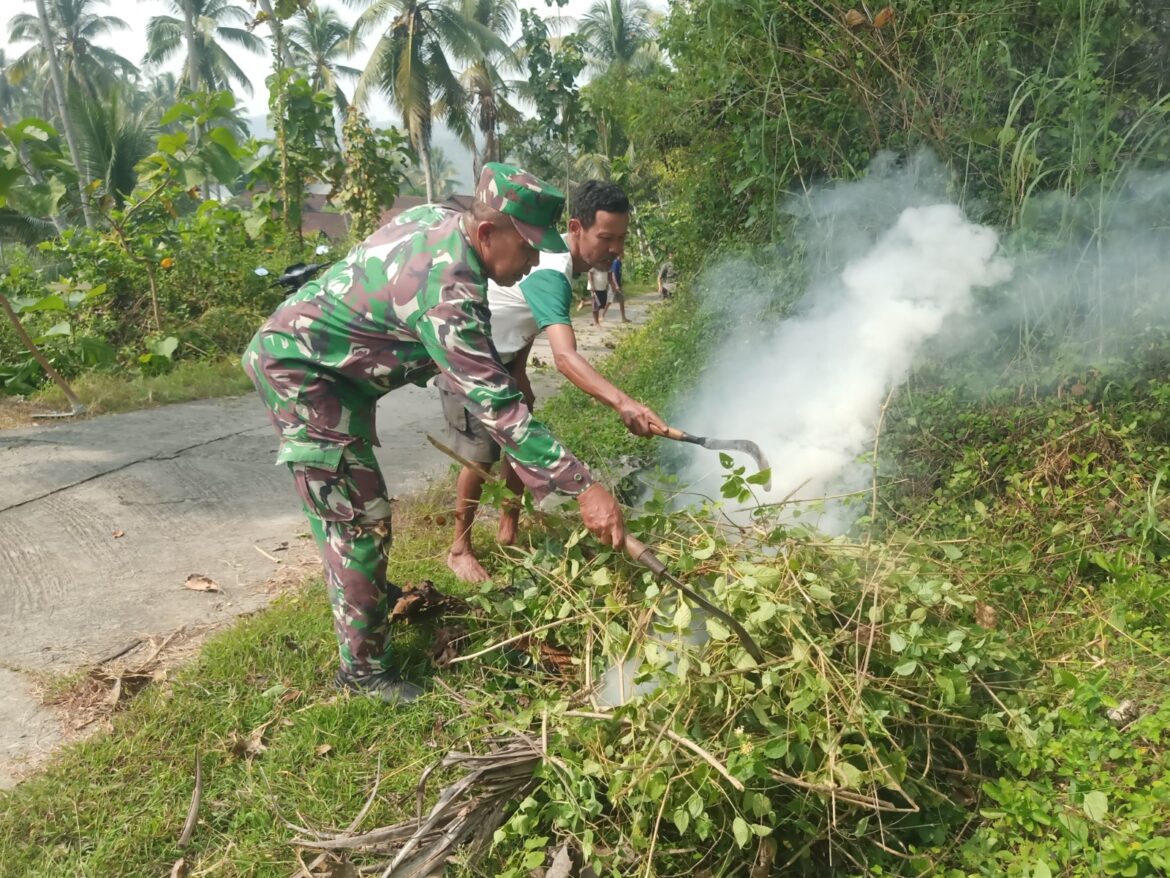 Aksi Kerja Bakti Babinsa Beserta Warga Panggungrejo