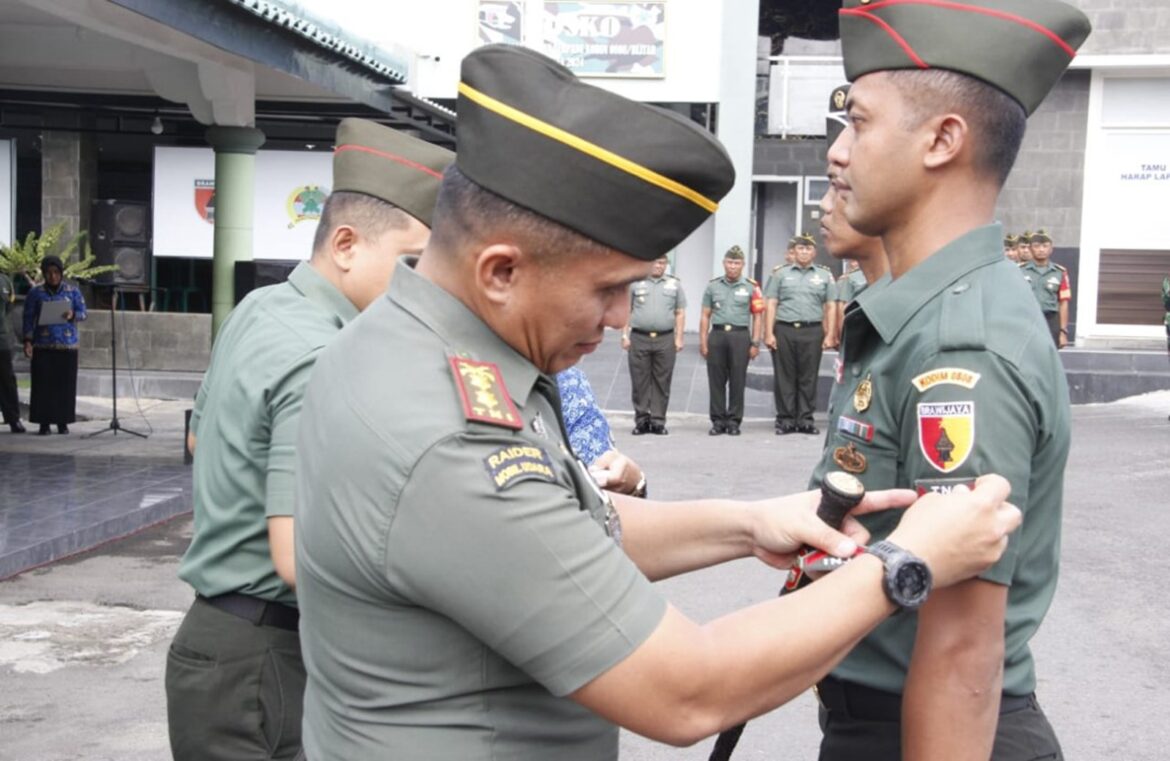 Pesan Dandim 0808/Blitar Saat Lantik Prajurit Yang Naik Pangkat